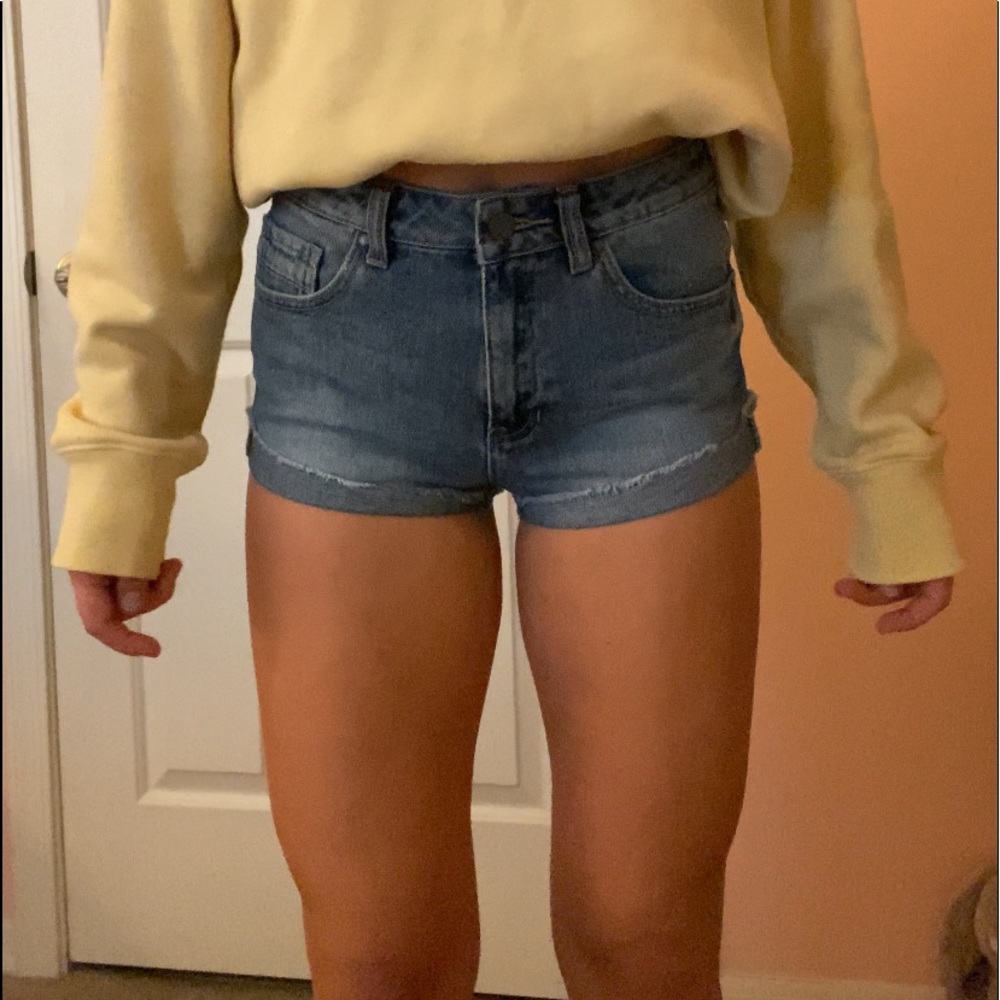 Kendall & Kylie Highwaisted Jean shorts